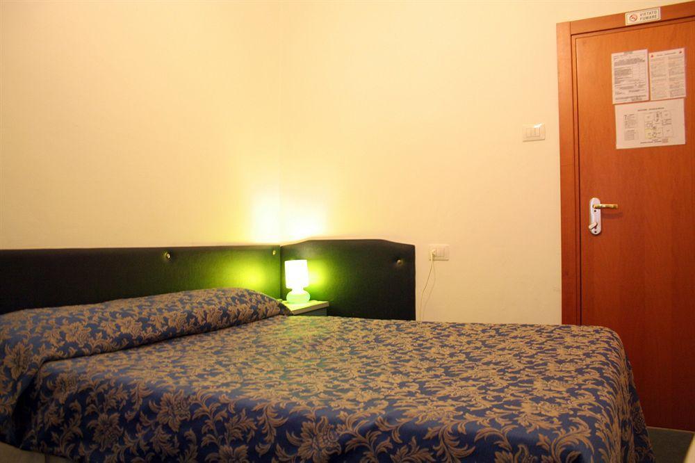Hotel Romagna Флоренция Экстерьер фото